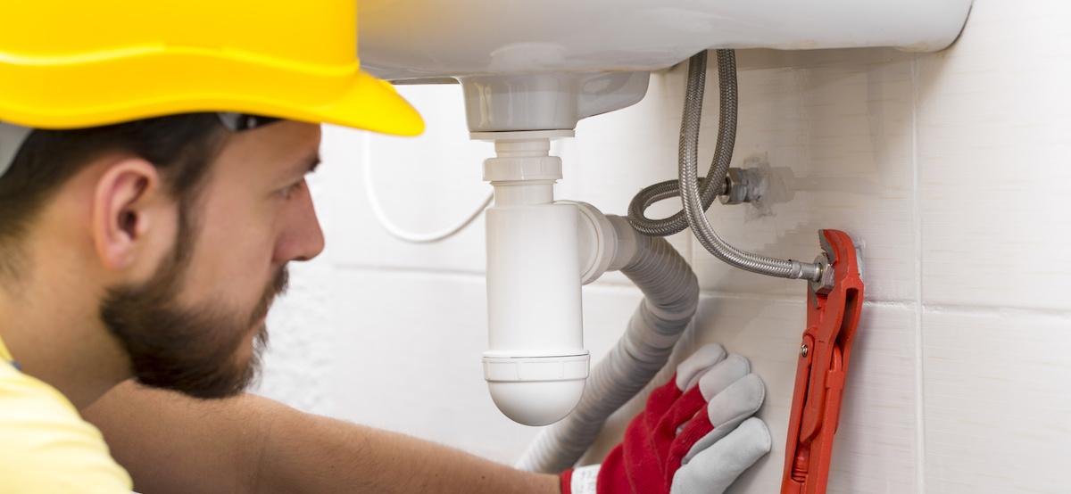 Learn How To Hire Reliable & Professional Plumbers