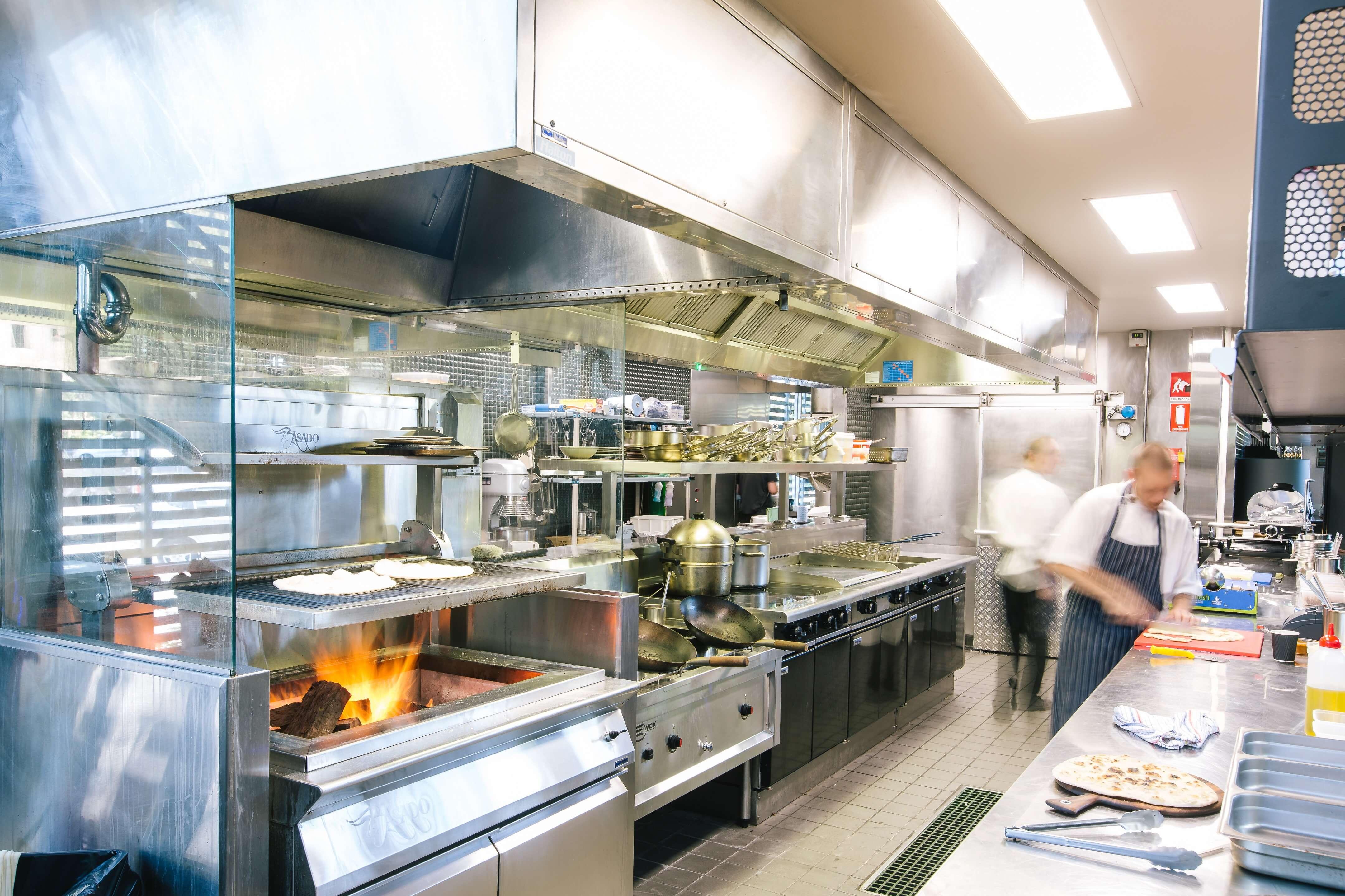 Commercial Kitchen Technology: A Complete Guide To Handle Electric Equipment & Appliances