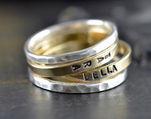 5 Reasons to Choose Personalized Rings for Mom This Year