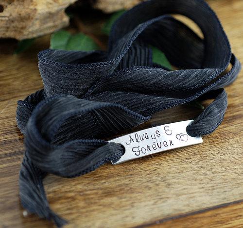 5 Questions to Help Choose the Perfect Birthstone Bracelet for Mom