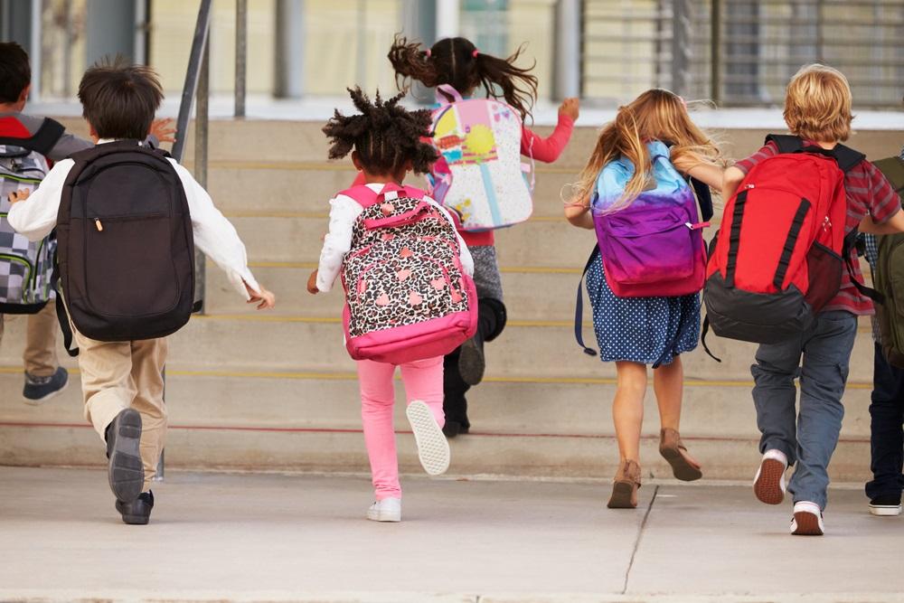How to Prepare Your Kid for School? Tip #2: School bag