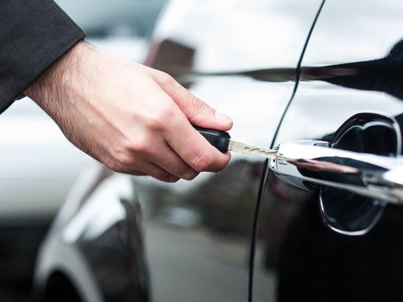 Imperative Reasons To Hire Professional Automotive Locksmith Service