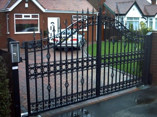 Steel VS Wrought Iron Gates - What Is The Difference?