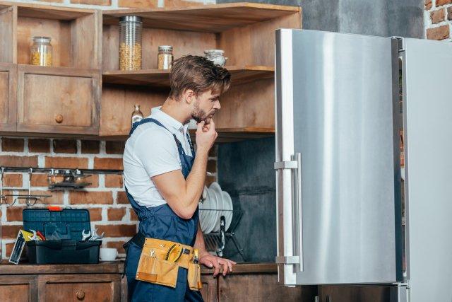 5 SIGNS YOUR REFRIGERATOR NEEDS REPAIR ASAP