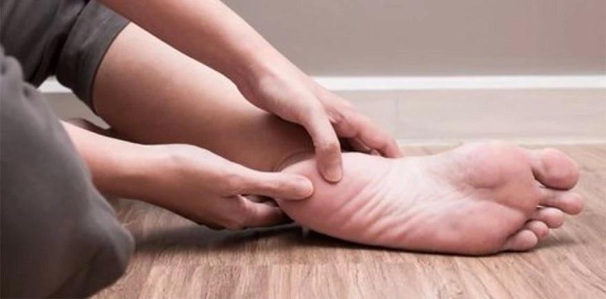 5 Tricky Ways to Take Care of Your Feet Naturally