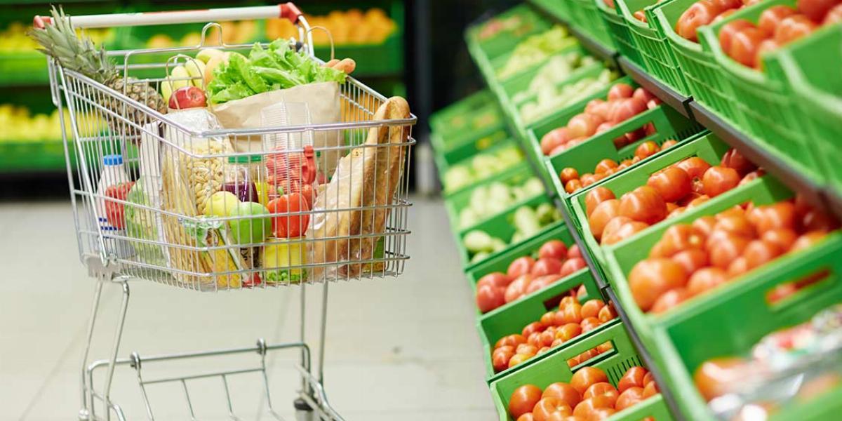 5 Ways to Handle Perishable Food When Organizing a Store