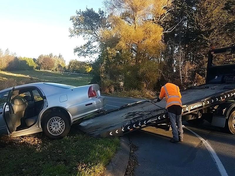 Bad Day, Unmovable Vehicle? No Worries, Towing Services Anytime!