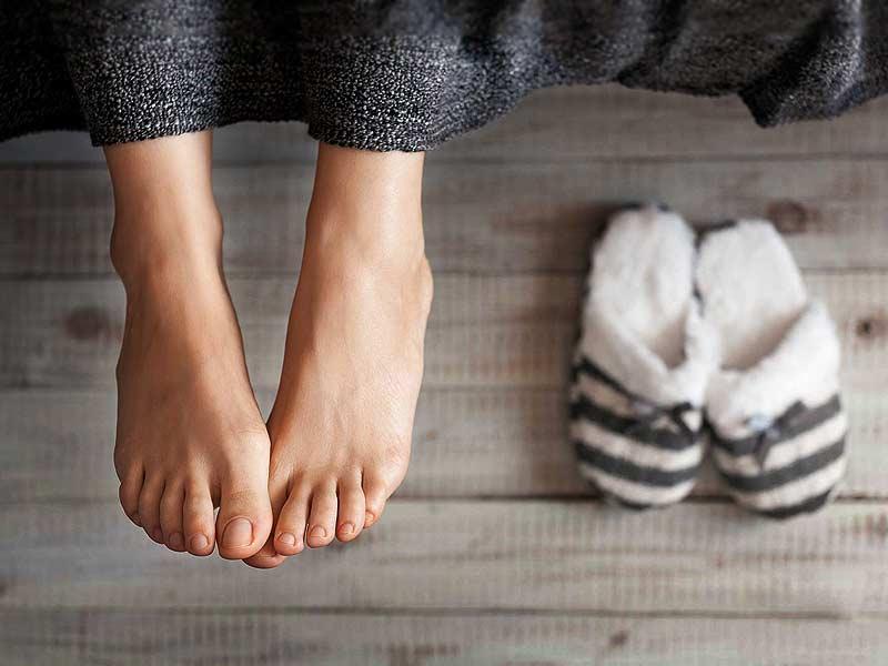 5 Simple Hacks to Take Good Care of Your Feet in Winter