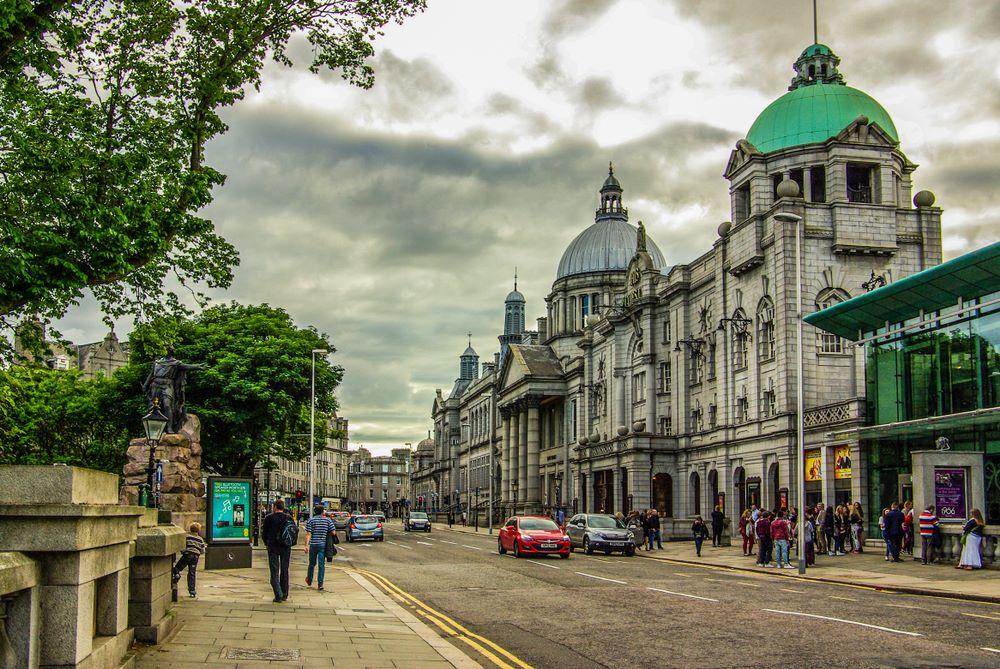 What are the Best Markets for Students to Visit in Aberdeen