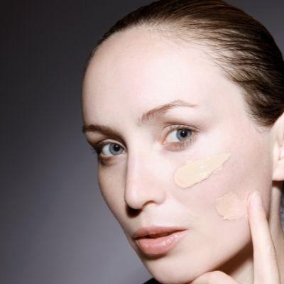 Top 5 Best Foundations For Dry Skin in 2021