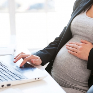 Do's and Don'ts Guide for A Working Woman During Pregnancy