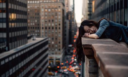 Train Your Body to Sleep on Time