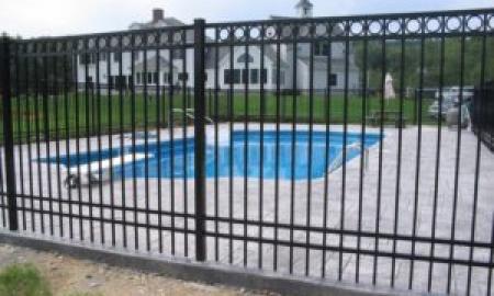 What Homeowners Must Know About Vinyl Fences