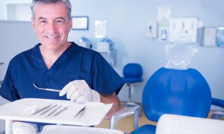 Choosing the Right Periodontist to Treat Your Gums
