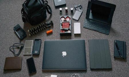 7 Must-Have Pieces of Tech for Traveler
