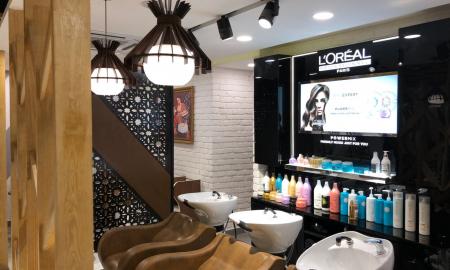 Why it's important to use more mirrors in your salon interior while designing