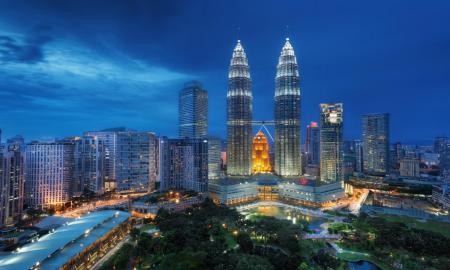 Planning to go out for vacations to spend time with family? Let's have a trip to the top places in Malaysia!