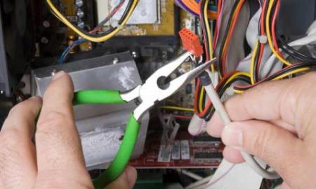 QUALITIES TO LOOK FOR WHEN HIRING AN ELECTRICAL CONTRACTOR