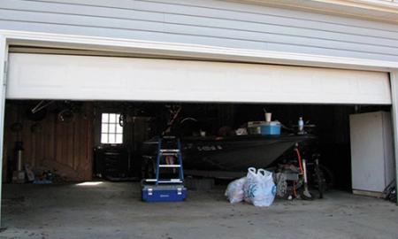 Planning on Repairing Door of Garage? Plan Something Plausible