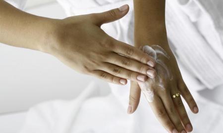 6 Amazing Tips to Get Soft Hands Permanently