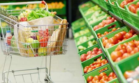 5 Ways to Handle Perishable Food When Organizing a Store