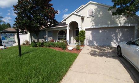 When Should a Landlord Hire a Real Estate Property Manager?