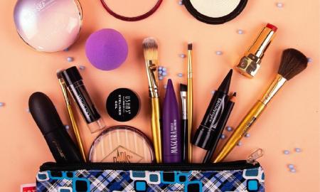 Wearing Makeup – Pros & Cons!